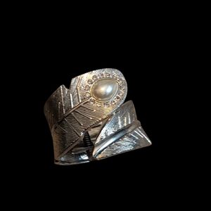 Elegant Silver Peacock Feather Metal Bracelet with Pearl Accent